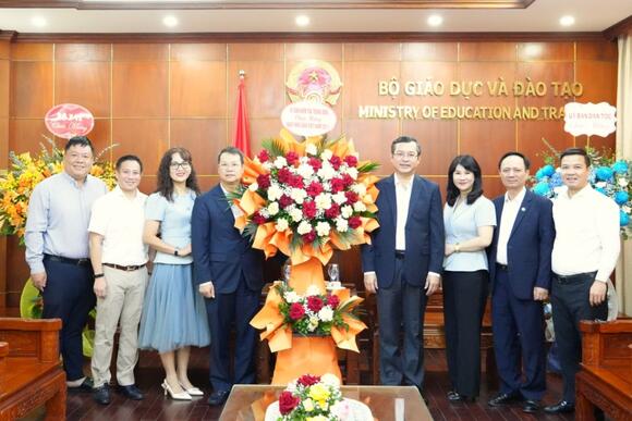 Lãnh đạo UBKT Trung ương chúc mừng Bộ Giáo dục và Đào tạo, Đại học Quốc gia Hà Nội nhân ngày Nhà giáo Việt Nam 20/11