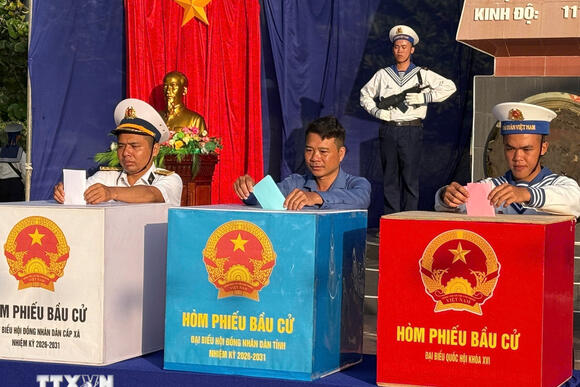 "Ngày hội non sông" diễn ra an toàn, Nhân dân phấn khởi, hăng hái đi bầu cử