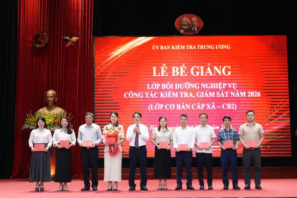 Bế giảng Lớp bồi dưỡng nghiệp vụ công tác kiểm tra, giám sát cấp xã